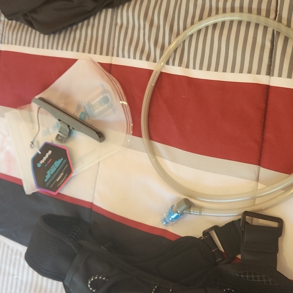Hydration pack - Picture 2 of 2